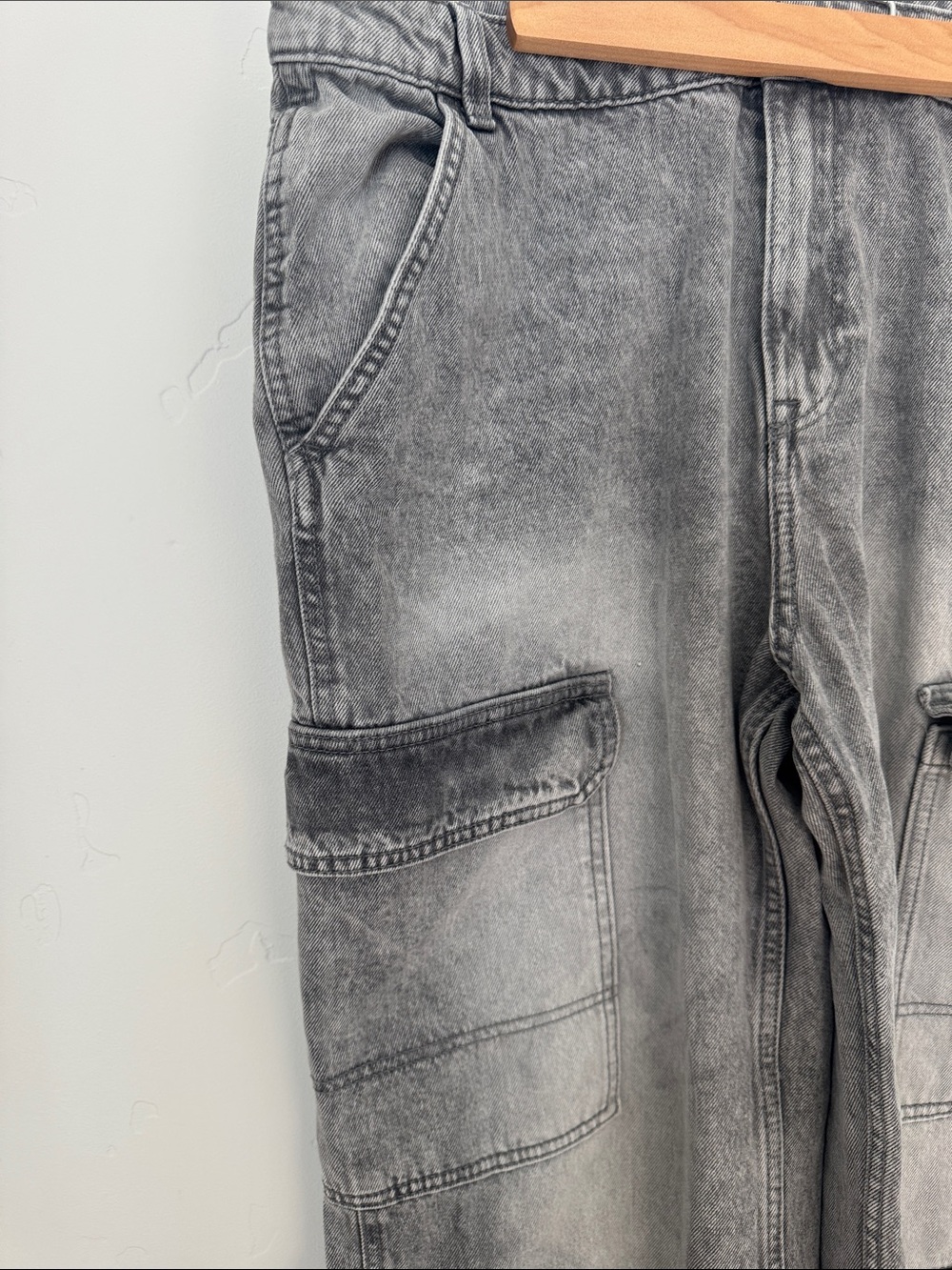 H&M Divided Gray Wide Leg Cargo Jeans Women's High Rise Utility Baggy Denim 14 - Picture 4 of 14